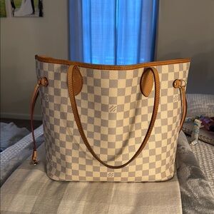 Louis Vuitton Neverful Tote